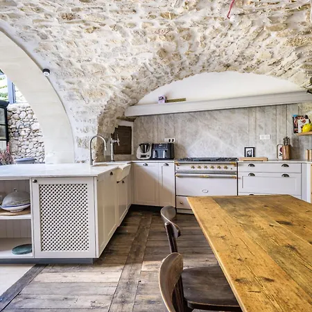 Sercret D'uzes 公寓式酒店 *